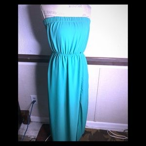 Teal light and flowy